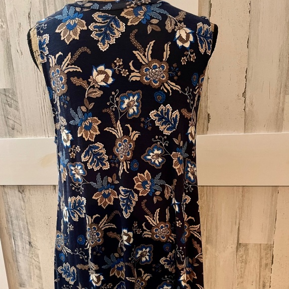 TOP SLEEVELESS  14/16W LANE BRYANT - Picture 5 of 6